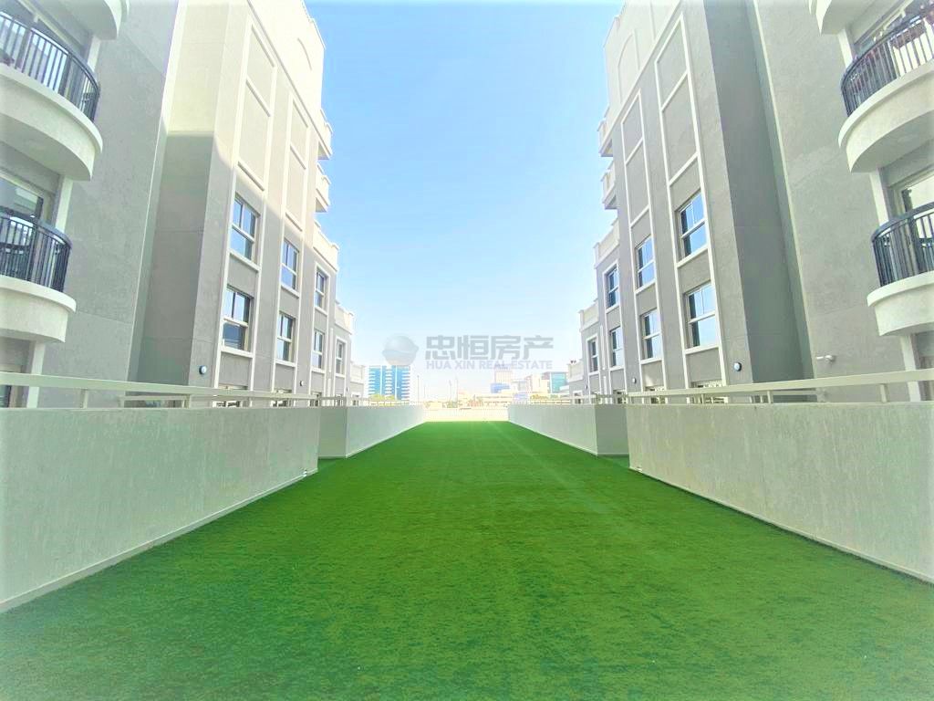 Big Balcony - Huge Layout - Prime Location