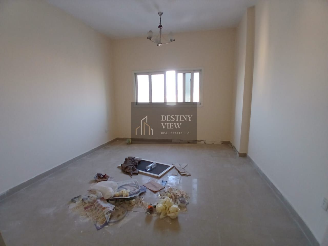 Like brand new lavish 1bhk apartment fully family Building with balcony 2bahts