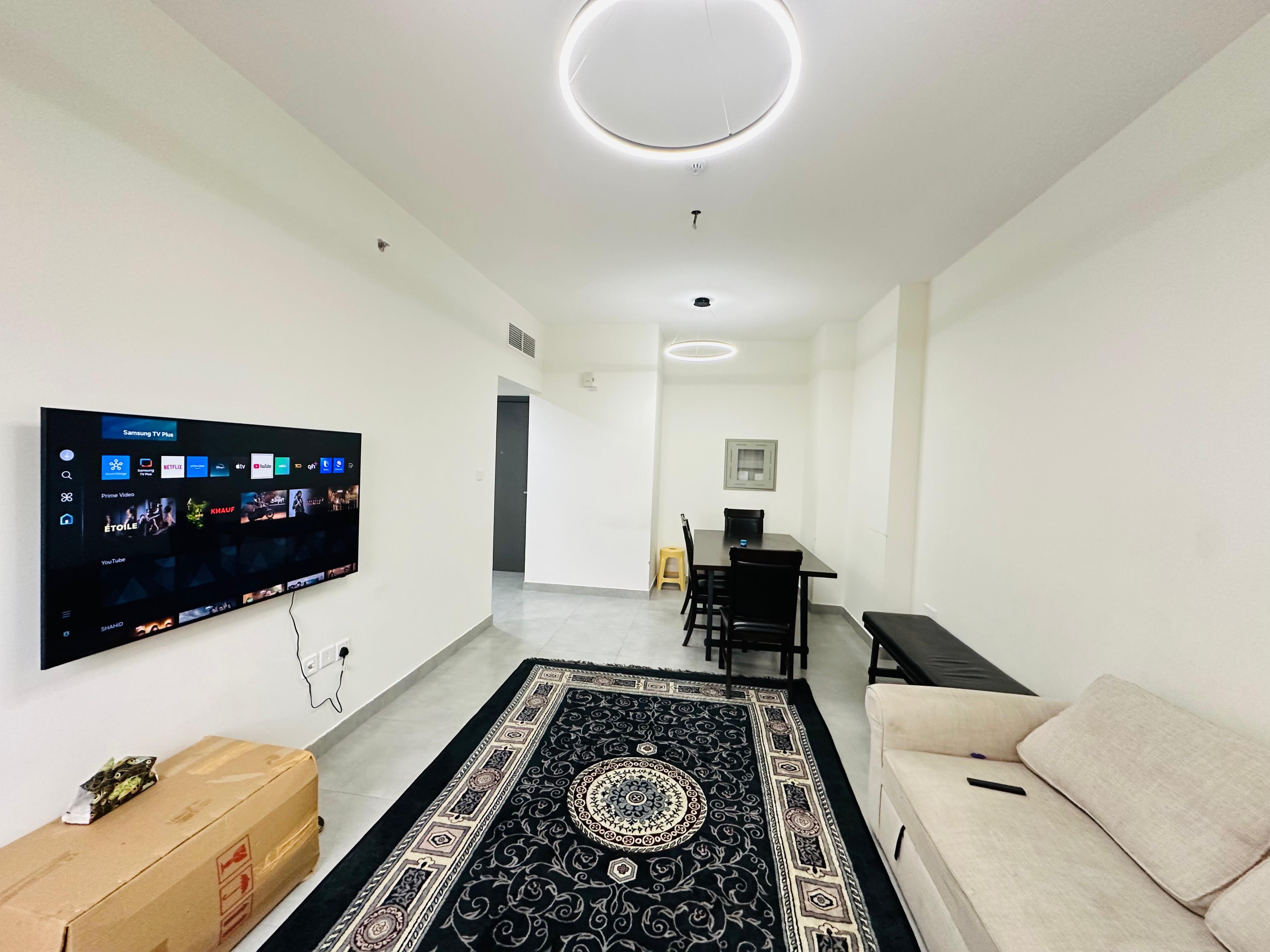 1 BHK Fully Luxurious Furnished Apartment with Waterfront View Available