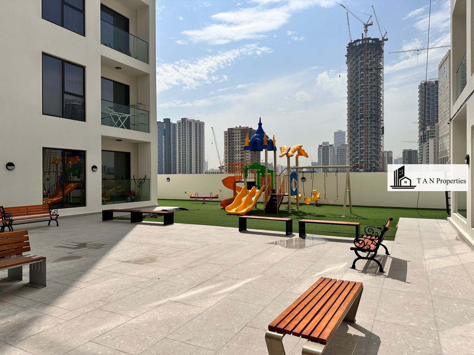 Well Maintained 2BR | All Facilities | Free Parking