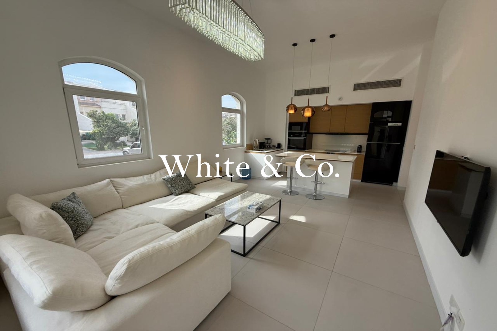 FULLY UPGRADED UNIT | SPACIOUS | FURNISHED