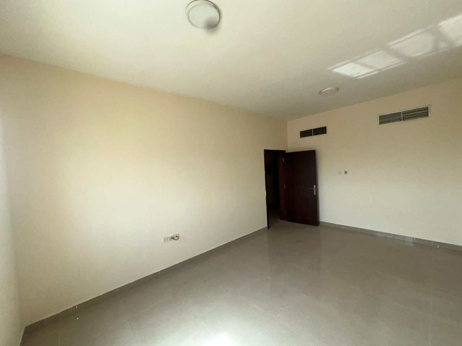 A separate one-bedroom apartment with a large area and practical design suitable for families or individuals looking for quiet accommodation and a loc