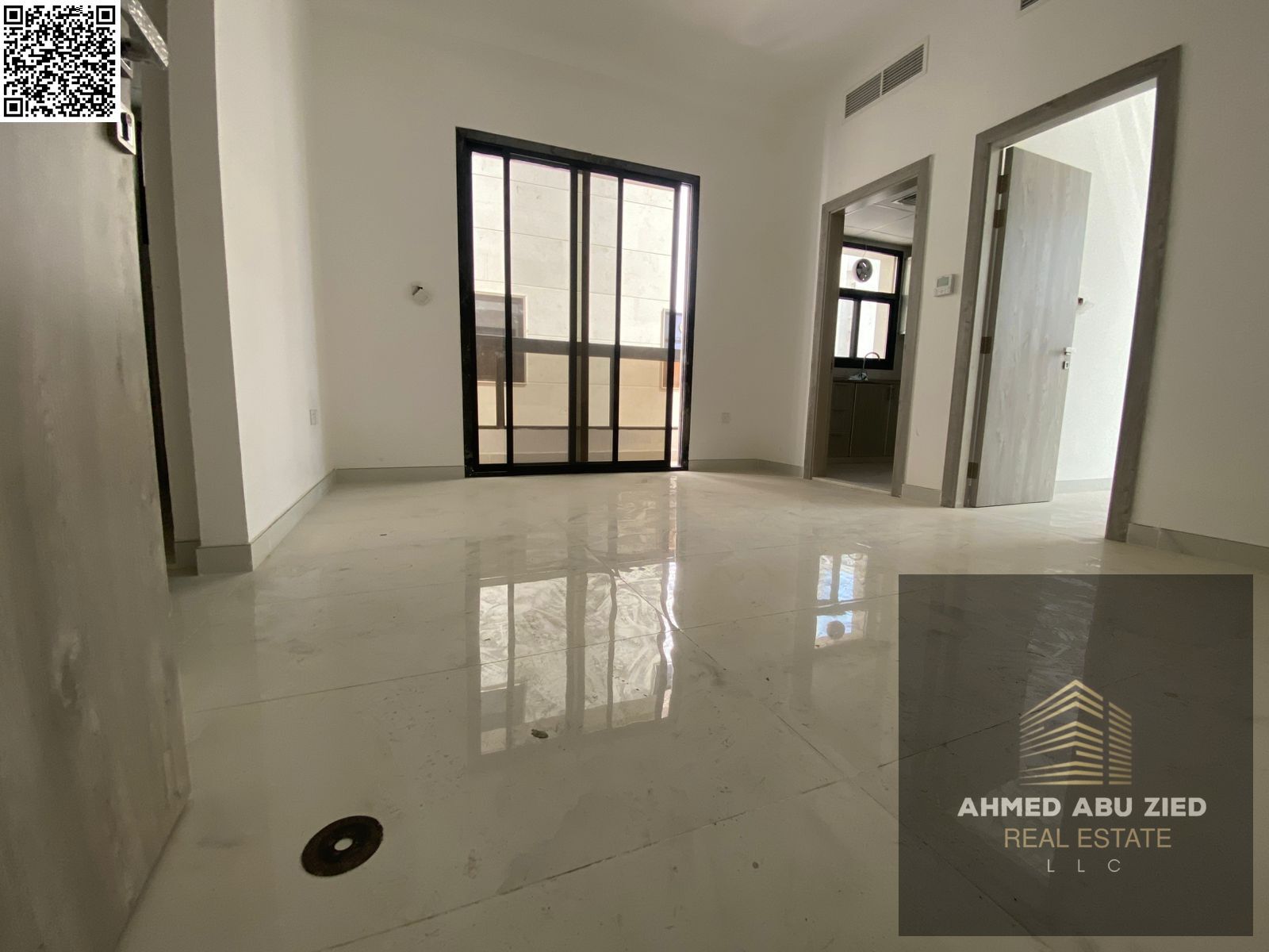 Luxurious and beautiful one-bedroom apartment for annual rent - Master bedroom - 2 bathrooms - Built-in wardrobes - Balcony - Central air conditioning