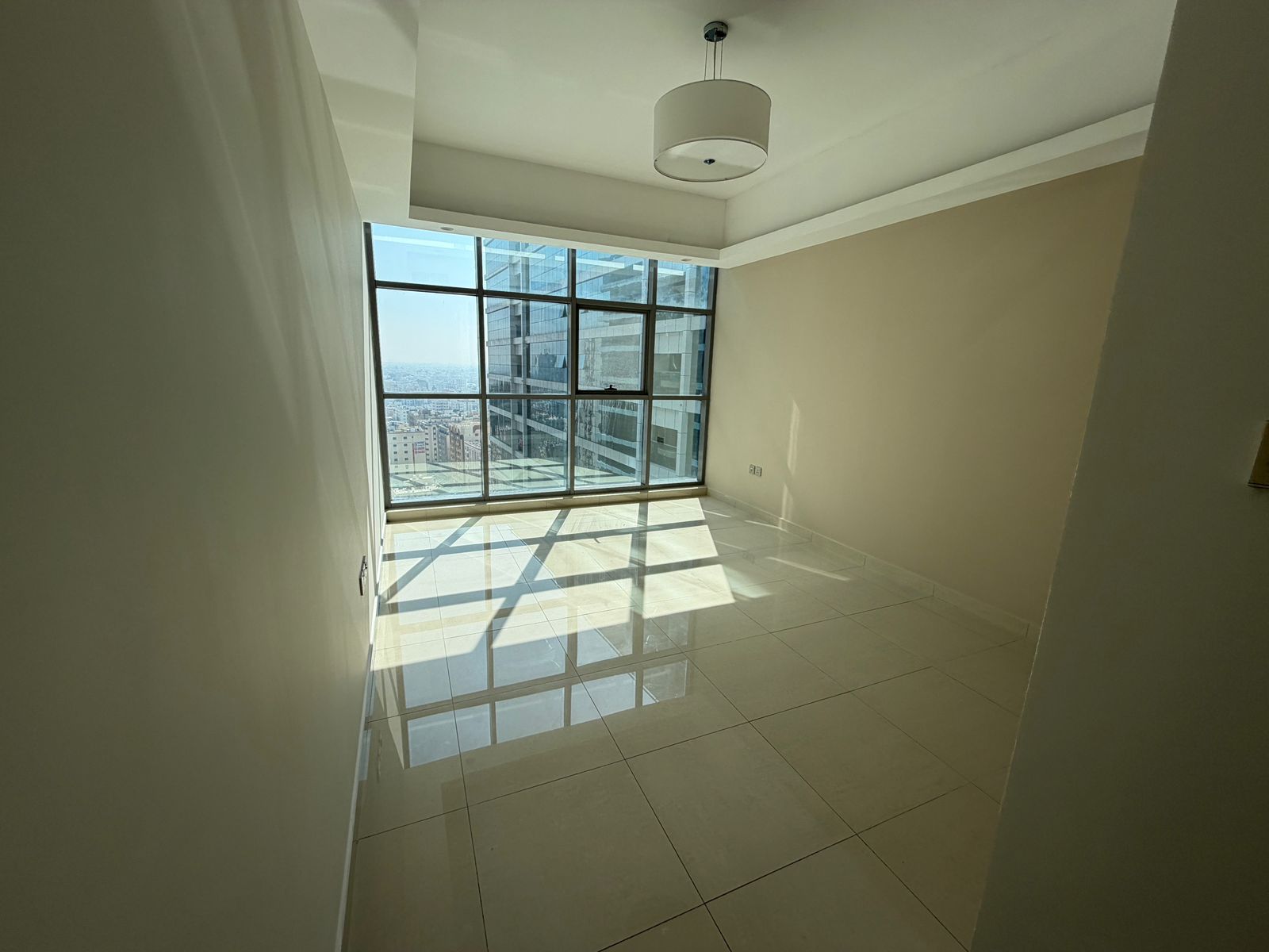 Luxury one-bedroom apartment for annual rent, ultra-super-luxurious finishing, prime location with stunning views in Gulf Towers – Al Rashidiya 1, Ajm