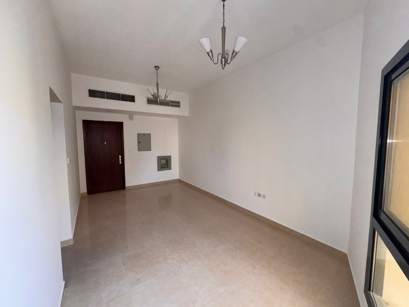 1 Bedroom Hall for Annual Rent – Al Nuaimiya 1, Ajman Prime location near Al Hikma School, on Sheikh Khalifa Main Road, lively area with service