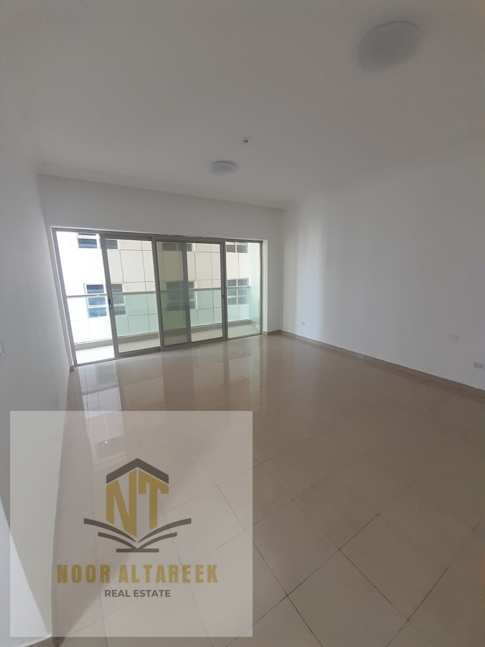 Luxury Apartment for Rent in **Rakayez Tower – Al Majaz 3 Corniche** A spacious and elegant apartment available for annual rent in a prime location a