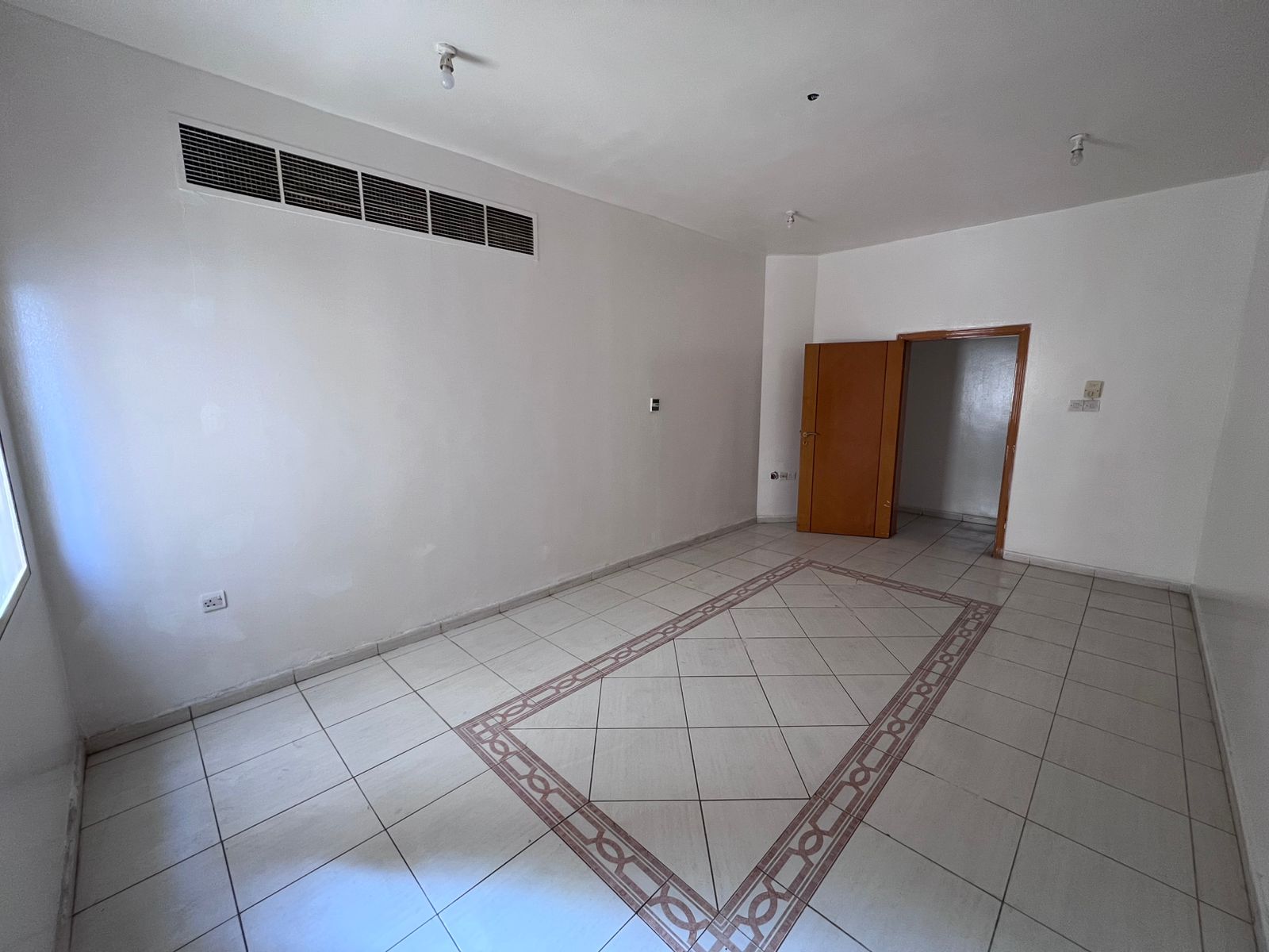 Beautiful two-bedroom apartment for annual rent in Al Nuaimiya 2 – King Faisal Street. Conveniently located near public and commercial services and bu