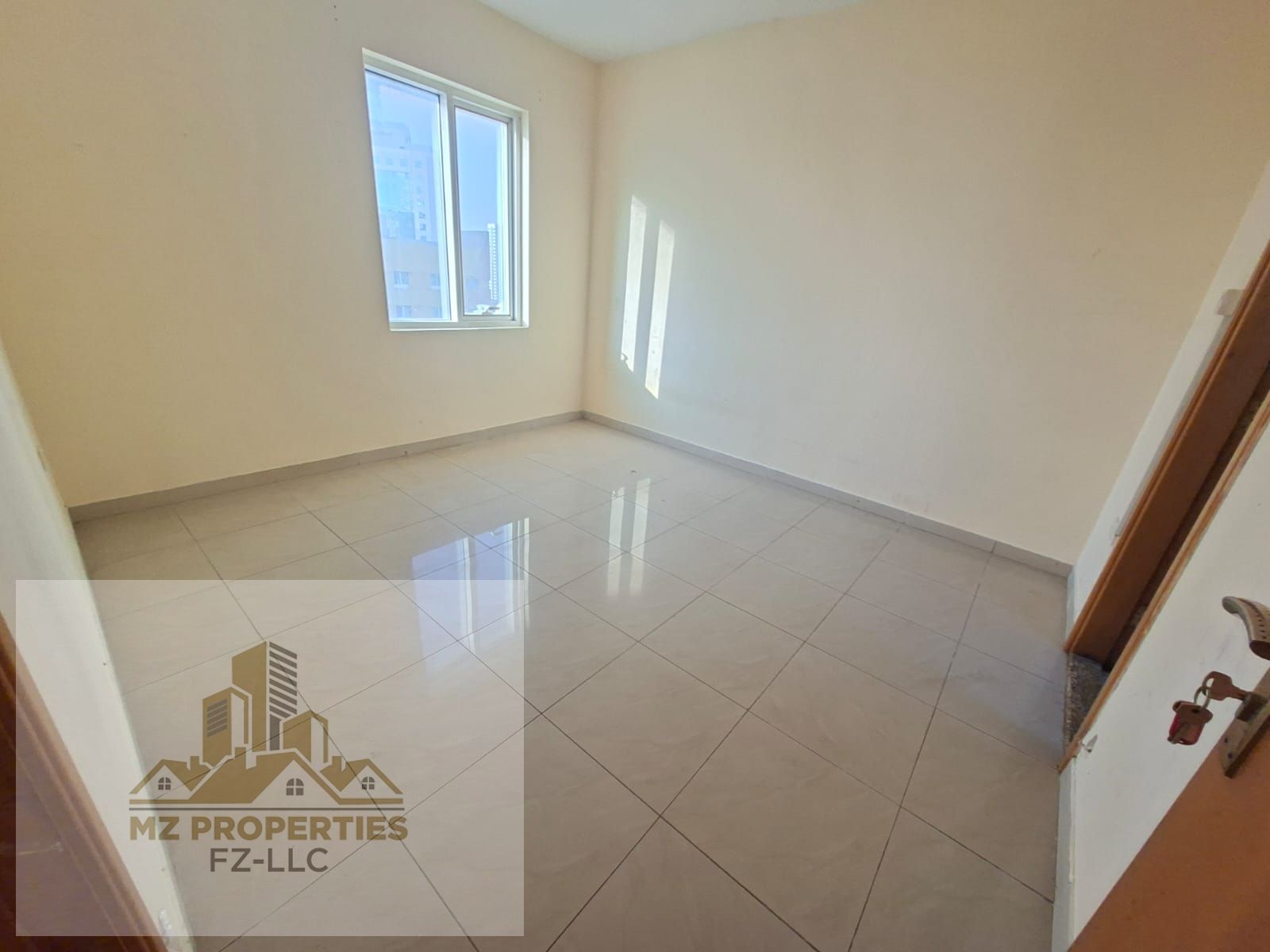 2bhk with 3 bathroom like a new bulding lavish bedroom hall with balcouny family bulding ideal loction only 34