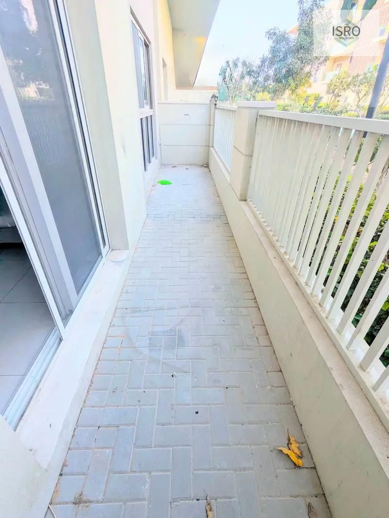 Ready-studio huge garden -spacius -poll parking