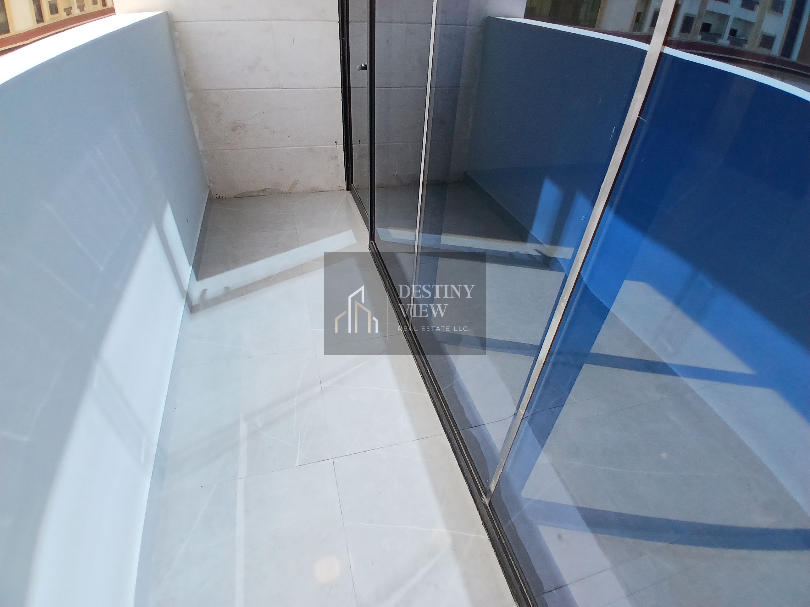 Luxury like a brand new 2bhk 3bath with balcony&coverd parking Rent just 75k