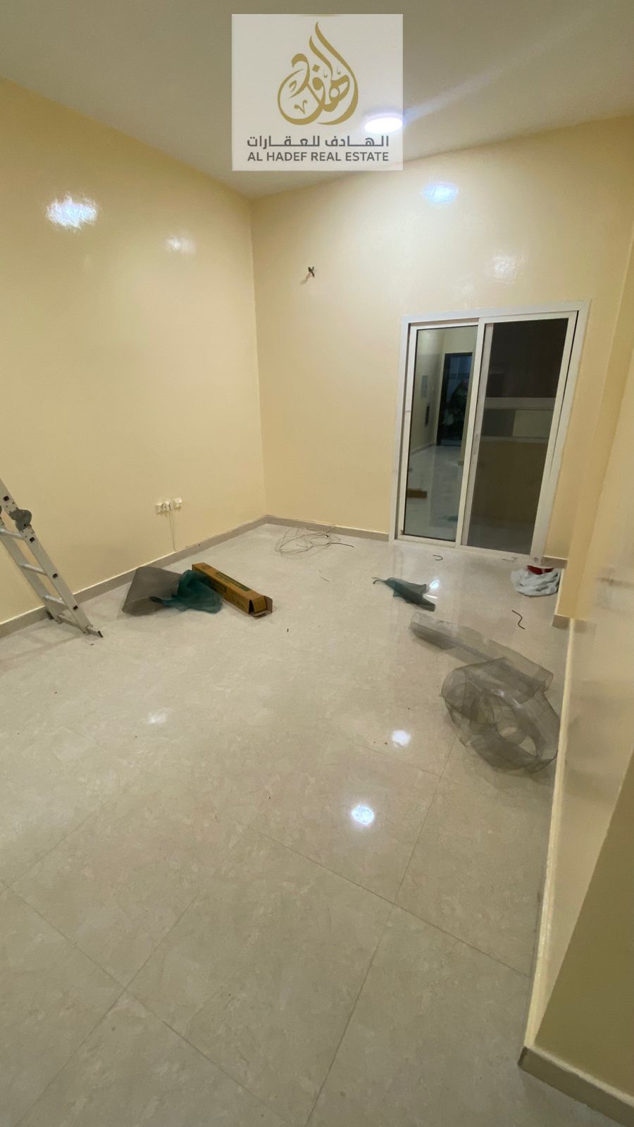 Annual rent in Ajman, Al Jurf 2 area, near Delta Center and Ajman University. The building is for families. Apartment: 1 bedroom, living room, balcony