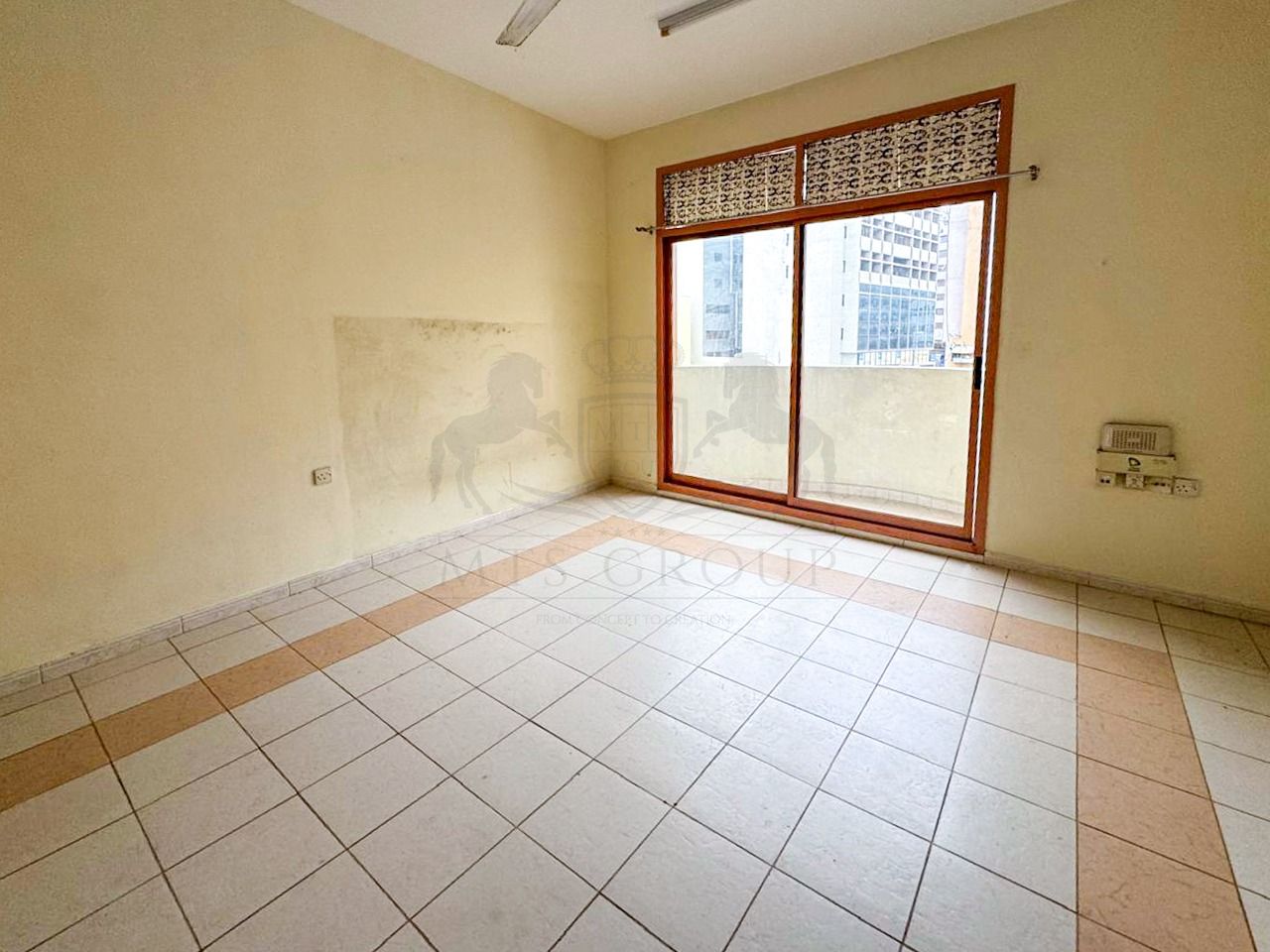 Studio in Bur Dubai | Near Metro | Balcony | Open Kitchen