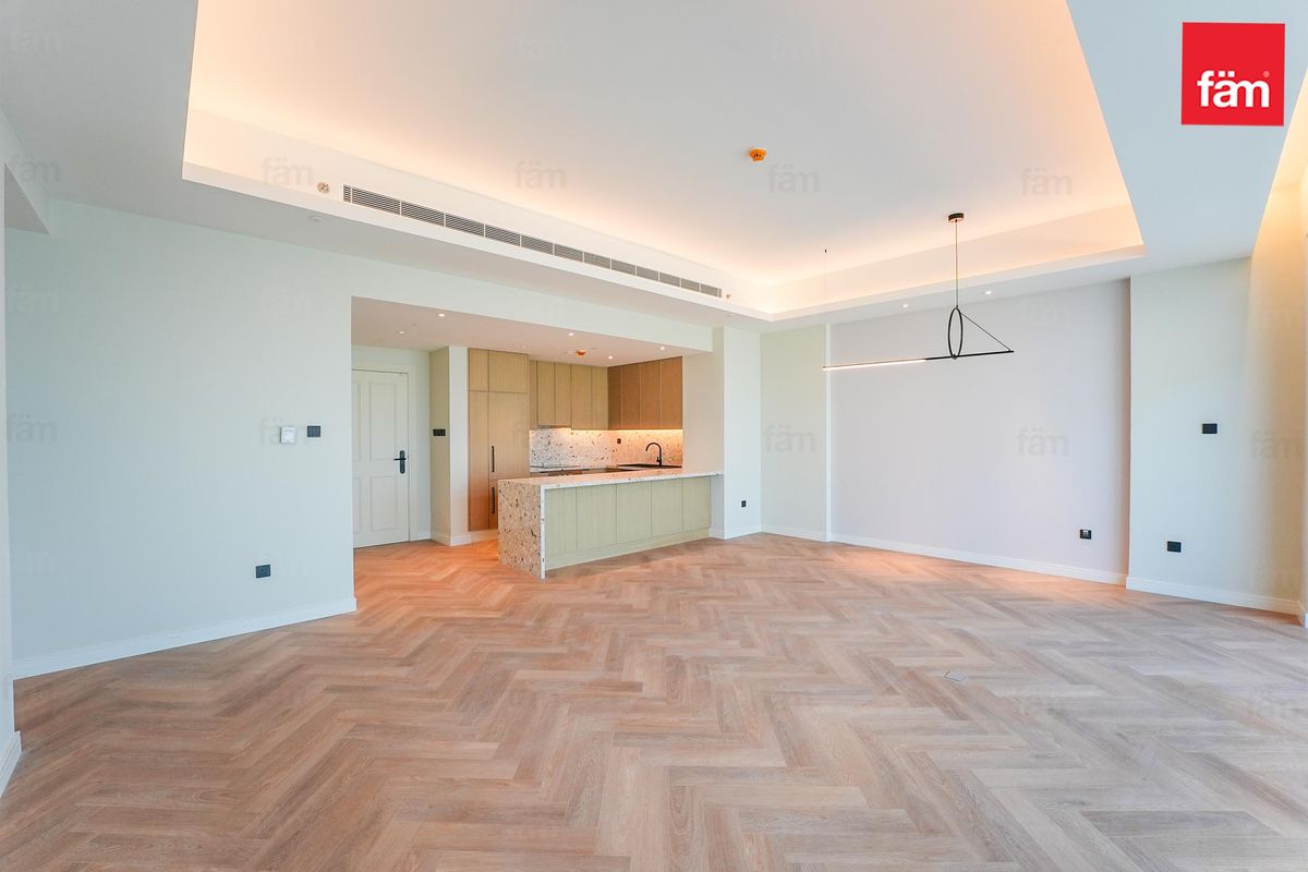 Burj Khalifa View | Chiller Free | Modern Living