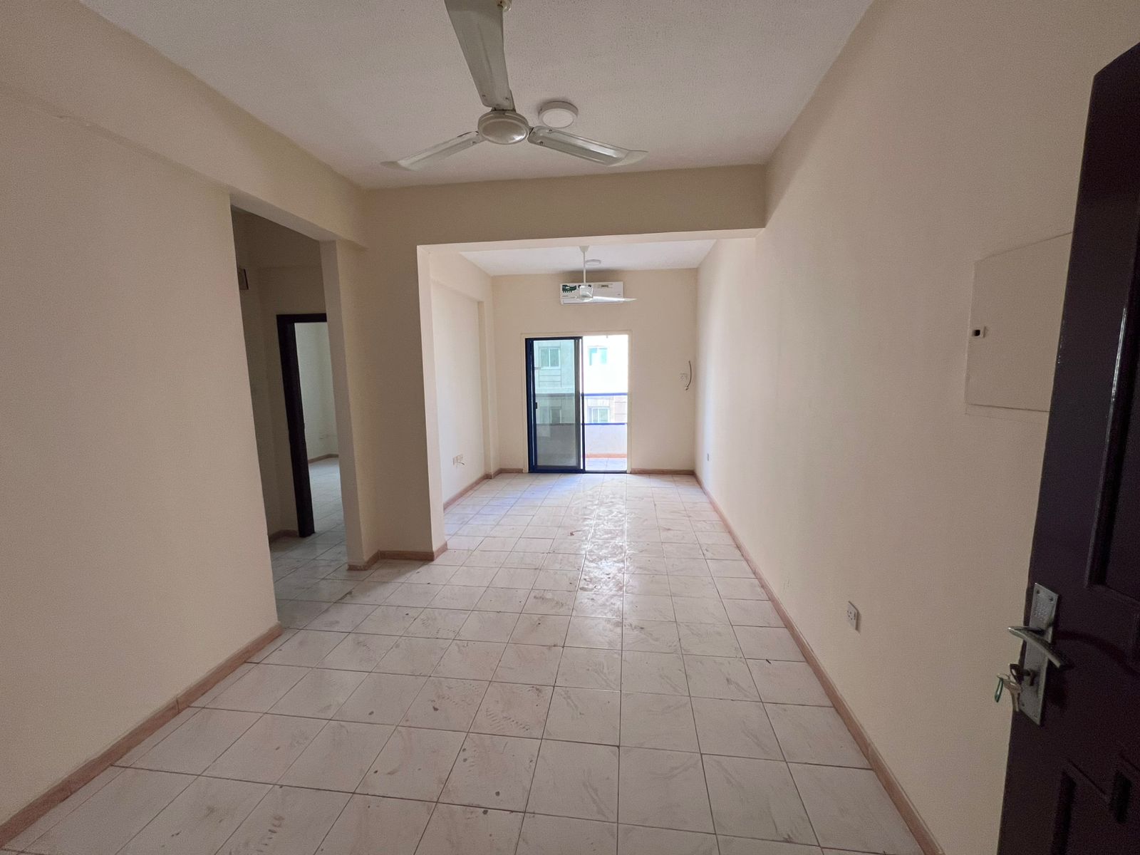 One-bedroom apartment for annual rent – Al Rashidiya 3, Ajman